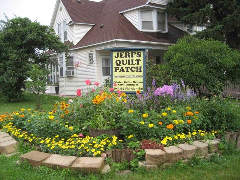 9 Must-Visit And Surprisingly Affordable Fabric Shops In Northern Michigan - Decor Hint Jeri's Quilt Patch