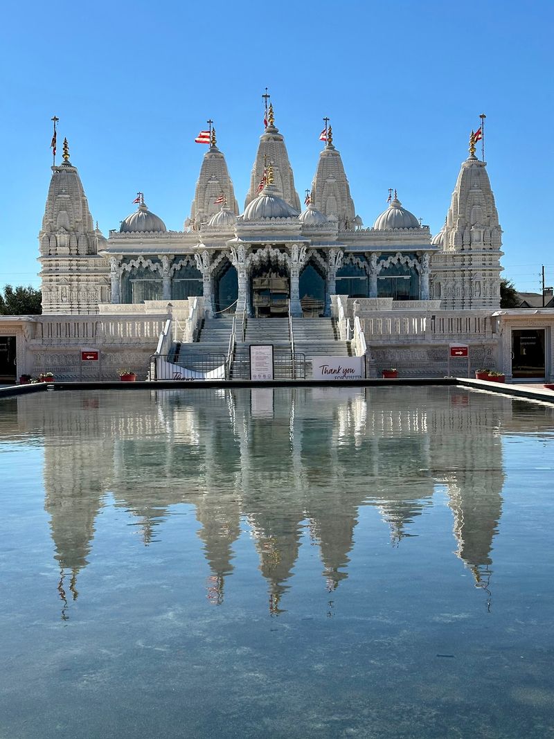 10 Cool Places To Visit In Texas That Feel Like A Quick Trip To Another Country - Decor Hint BAPS Shri Swaminarayan Mandir, Stafford