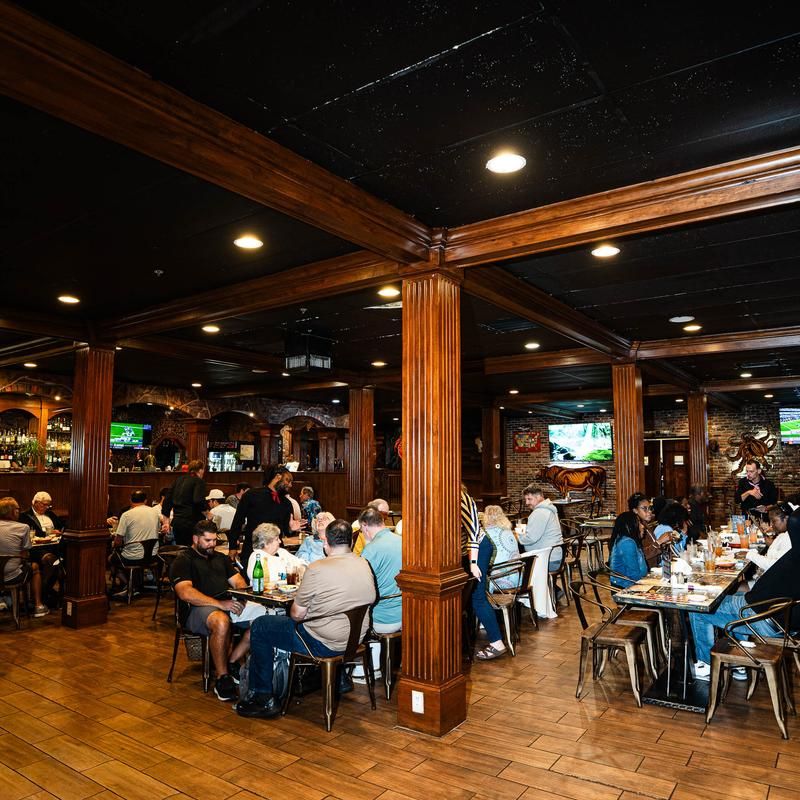You Haven't Lived Until You've Tried The Seafood In This Charming North Carolina Town - Decor Hint Finish With A Bigger Dinner At Angus Steakhouse And Seafood