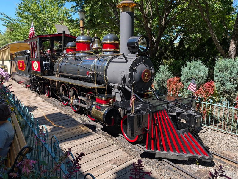 7 Idaho Railroad Adventures So Unusual They Belong On Your Bucket List - Decor Hint Silverwood's Enduring Railway Charm