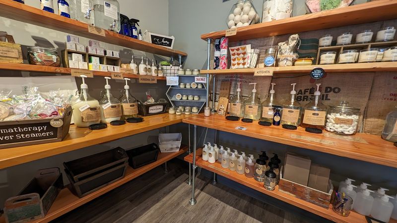 Reusable Jars Keep Shopping Simple