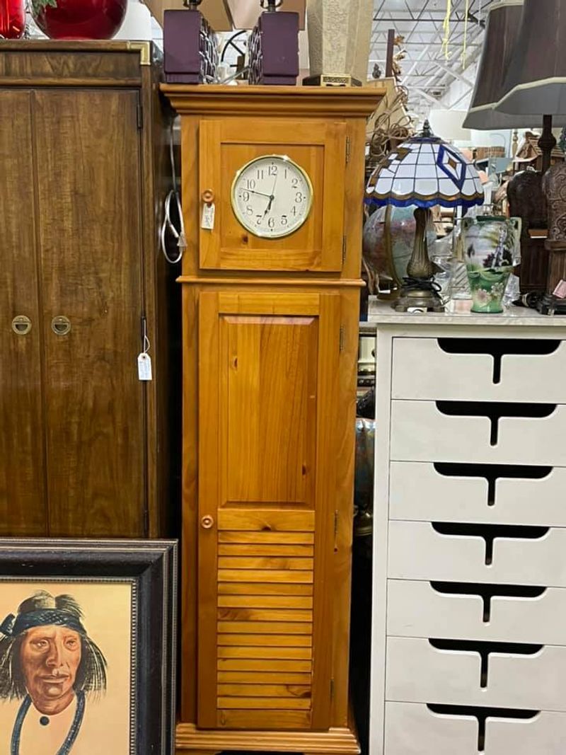 Vintage Radios And Timeless Treasures