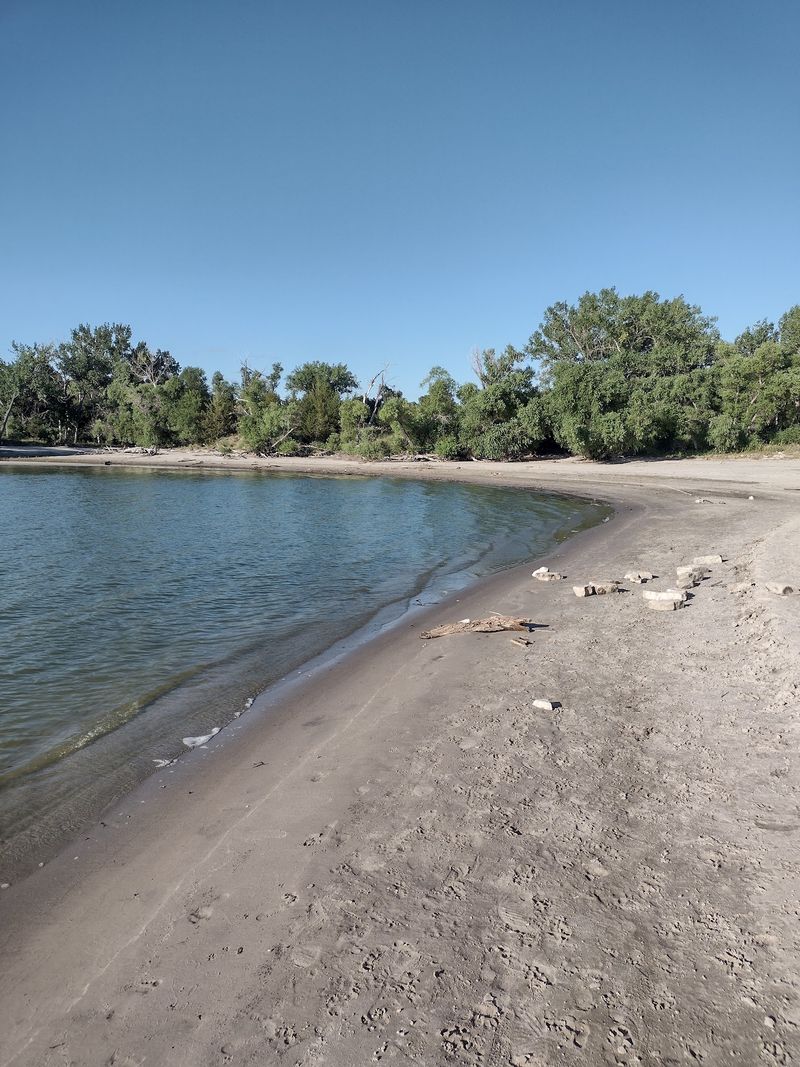 Almost Nobody Outside Nebraska Knows About This Massive Inland Beach Escape - Decor Hint Forty-Four Miles Of Shoreline Worth Wandering