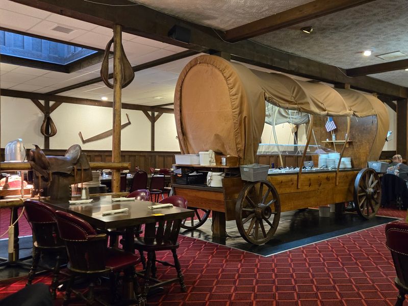 11 Affordable Nebraska Steakhouses That Feel Like A 5-Star Dining Experience - Decor Hint The Plainsman | Steakhouse & Lounge, Juniata