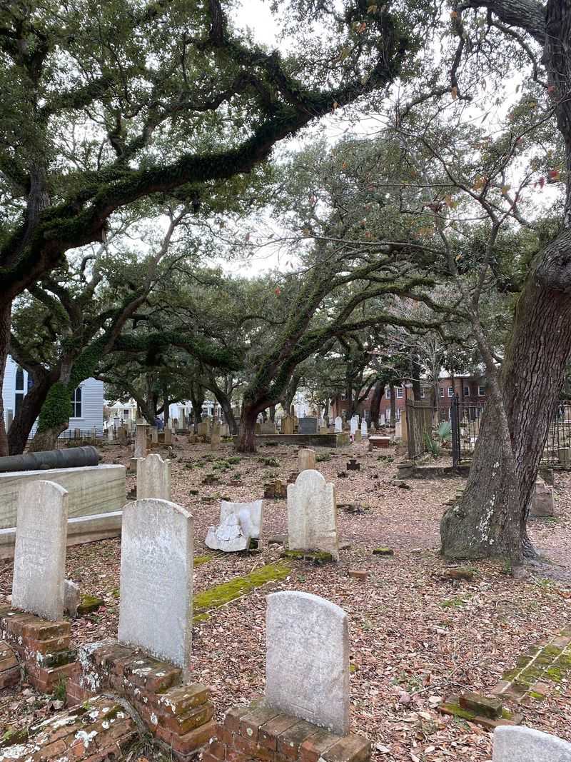 This 300-Year-Old North Carolina Cemetery Is Filled With Graves And Legends You Would Never Expect - Decor Hint Follow The Narrow Paths Between Fenced Family Plots And Leaning Stones