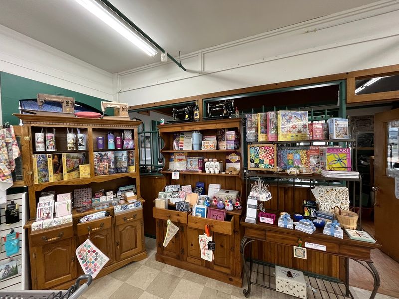 This Connecticut Fabric Store Has Everything You Need For Back-To-School Sewing Projects - Decor Hint Bag-Making Hardware And Patterns For Lunch Kits