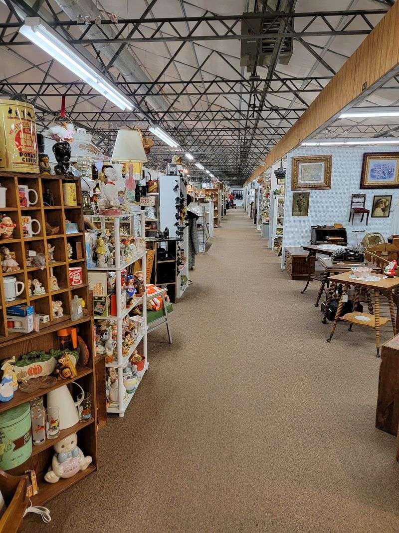 Heart Of Ohio Antique Center, Springfield