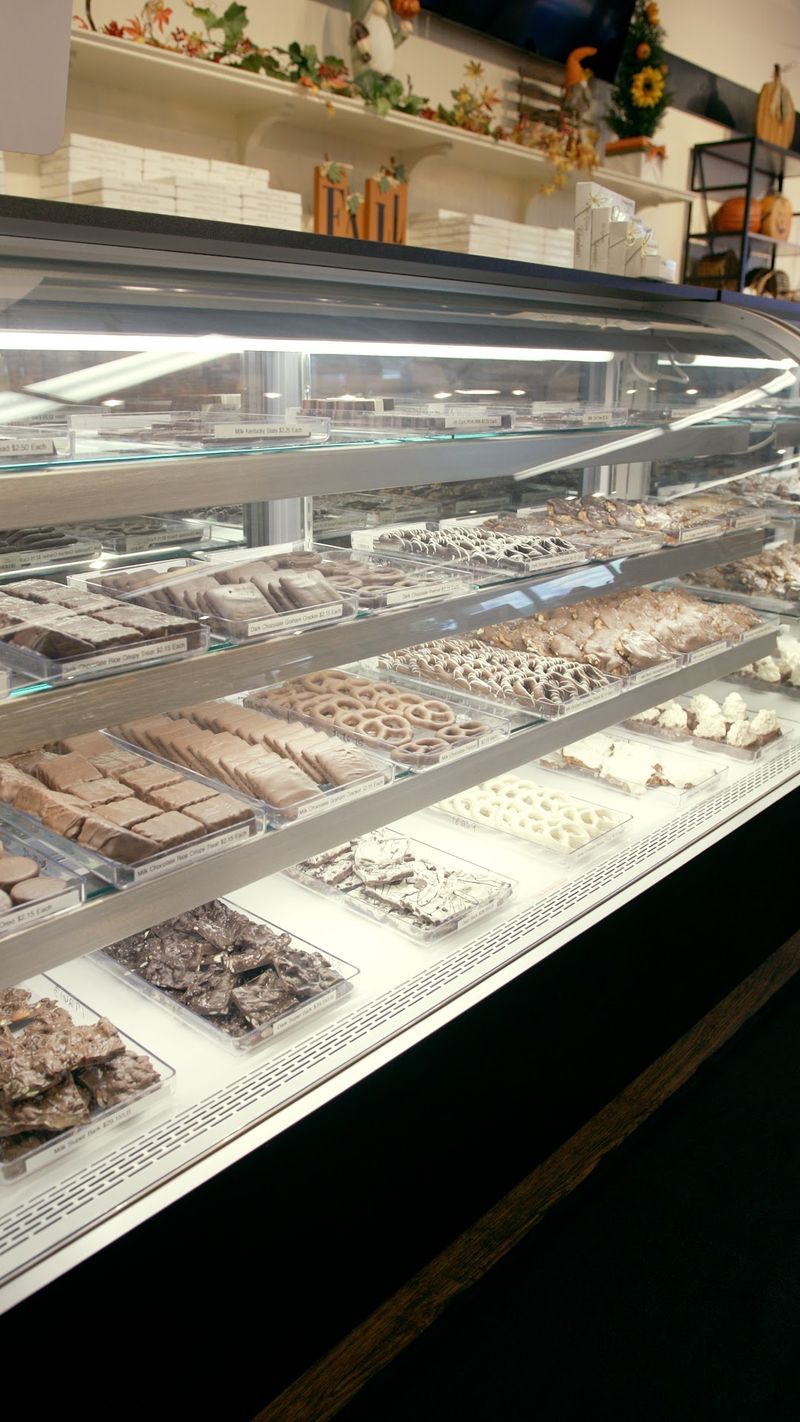 10 Old-Fashioned Candy Shops In Kentucky That Feel Like Willy Wonka's Factory - Decor Hint Old Kentucky Chocolates