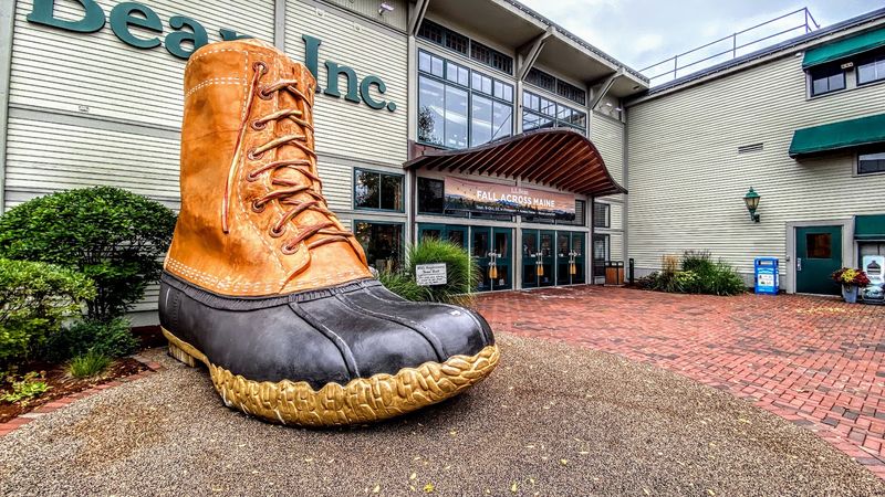 9 Budget-Friendly Road Trip Destinations In Maine That Will Surprise Your Wallet - Decor Hint L.L.Bean Flagship
