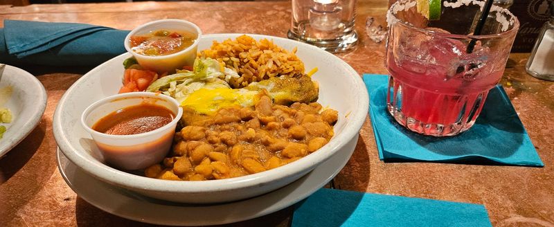 This New Mexico Mom-And-Pop Restaurant Serves Incredibly Good Comfort Food - Decor Hint Comfort Food With Character