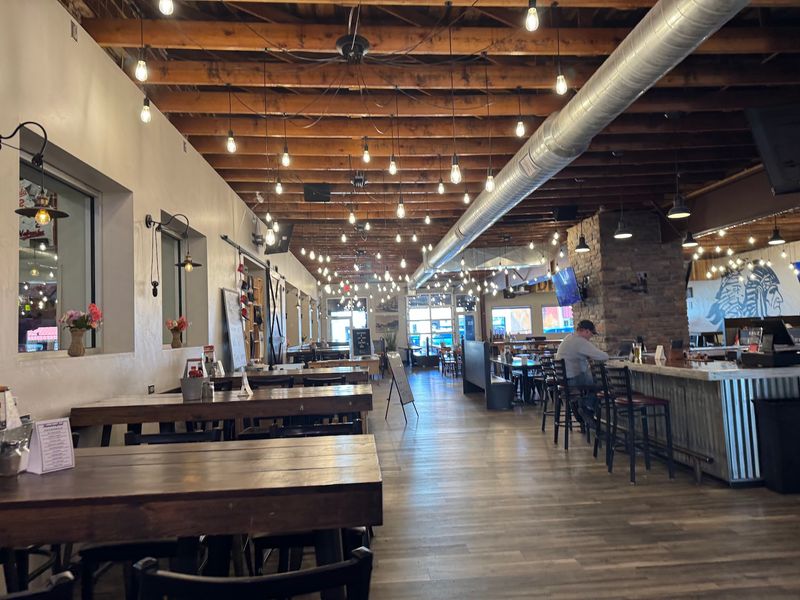 These 10 Nebraska Burger Spots Belong On Every Burger Lover's List - Decor Hint Driftwood, Ogallala