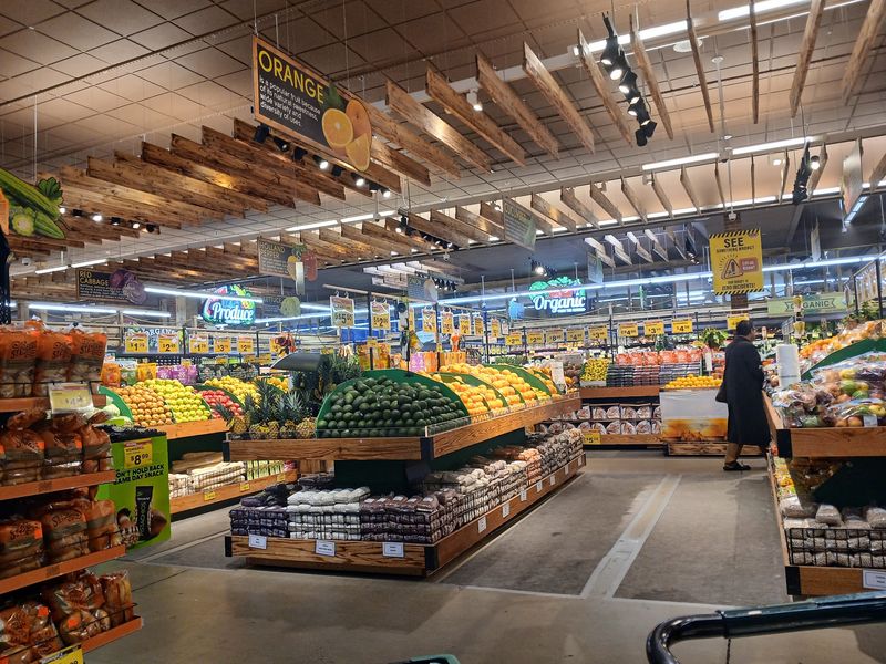 One Connecticut Market Brings Flavors From Around The World Under One Roof - Decor Hint This Supermarket Is Built Around Serious Variety