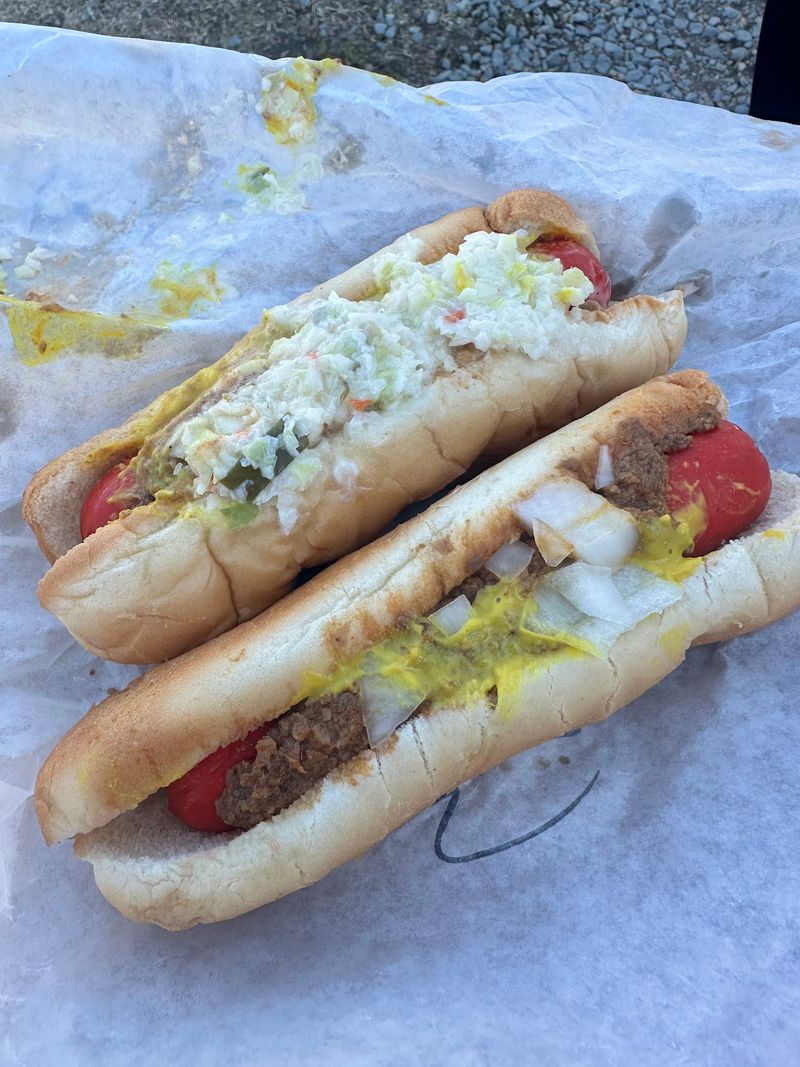 This North Carolina Grill Serves Hot Dogs So Good The Woman Making Them Has Her Own Nickname - Decor Hint Pile It Carolina-Style With Chili Slaw Mustard And Onions