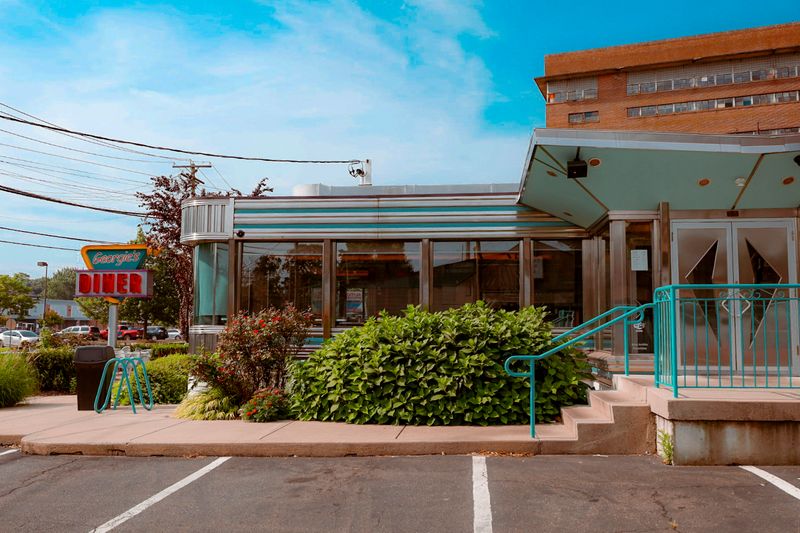 Georgie's Diner, West Haven