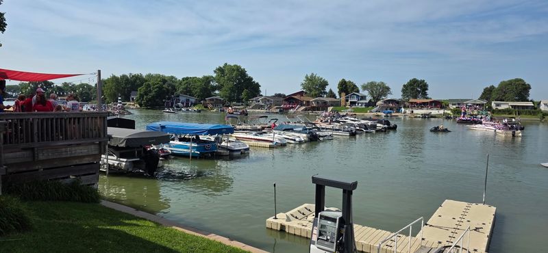 This Nebraska Lakefront Restaurant Serves Huge Seafood Dinners Right By The Water - Decor Hint A Working Marina Operates Right Alongside The Dining Room