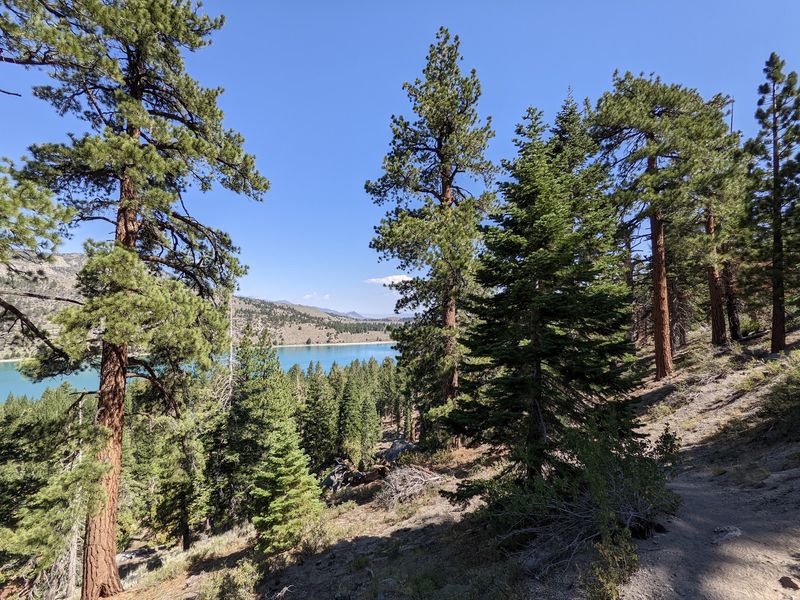 This Stunning California Lake Town Might Be The Most Beautiful In The Eastern Sierra - Decor Hint Yost Creek Is The Hike For Readers Who Want More Of A Challenge