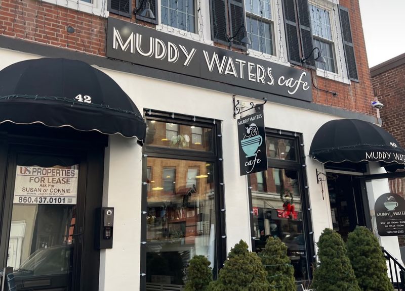 Historic Bank Street Sets The Whole Mood