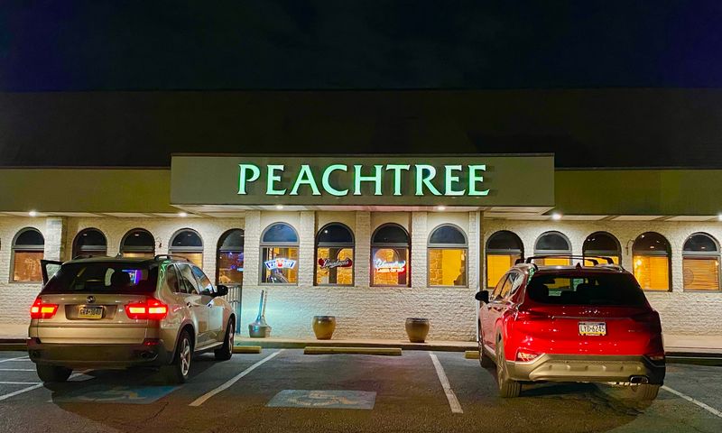 9 Timeless Pennsylvania Restaurants Locals Recommend For A Cheap Meal - Decor Hint Peachtree Restaurant and Lounge, Harrisburg