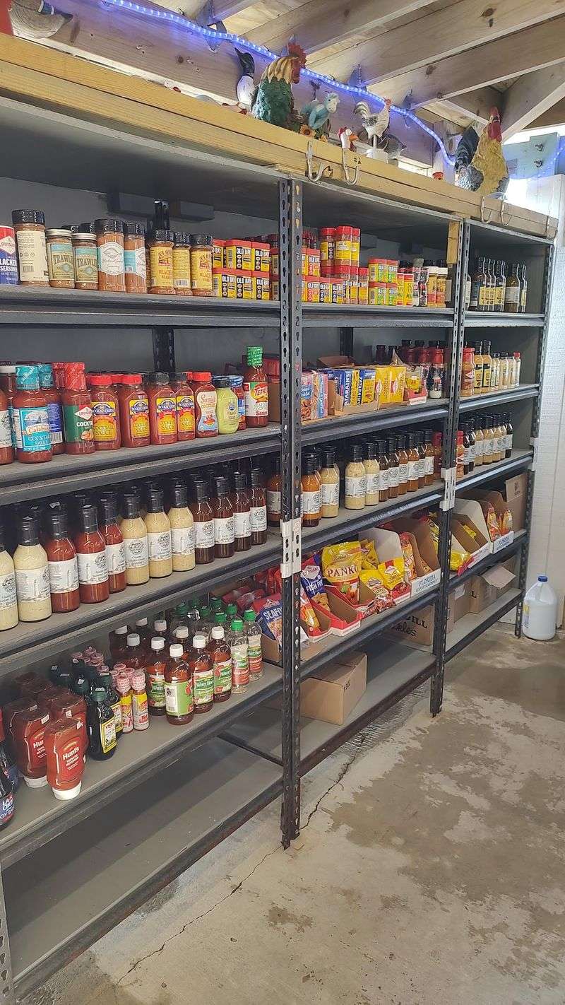 This North Carolina Farm Market Is Packed With Homemade Fudge, Fresh-Baked Treats, And Coastal Specialties - Decor Hint Browse The Shelves For Sauces, Jams, Sweets, And Easy Vacation Favorites