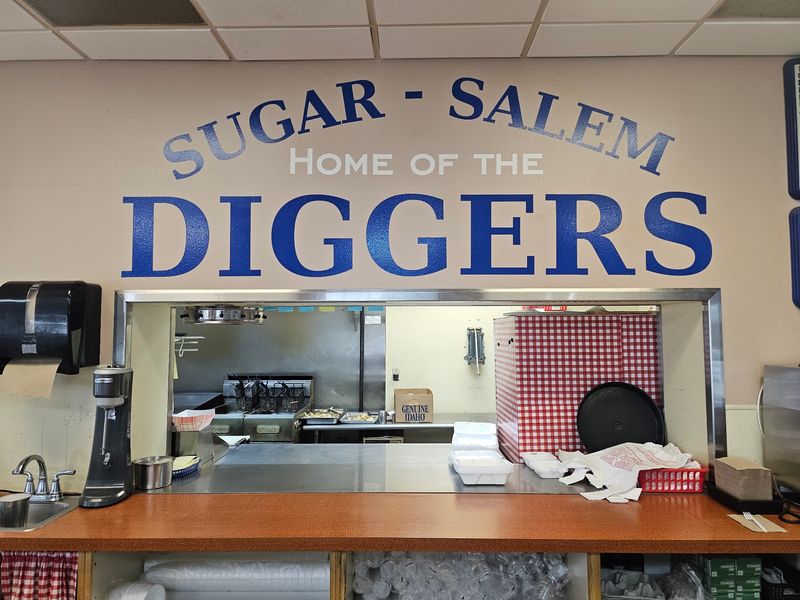 10 Secret Diners In Idaho With The Best Burgers You’ve Ever Tasted - Decor Hint Ole’s Diner, Sugar City