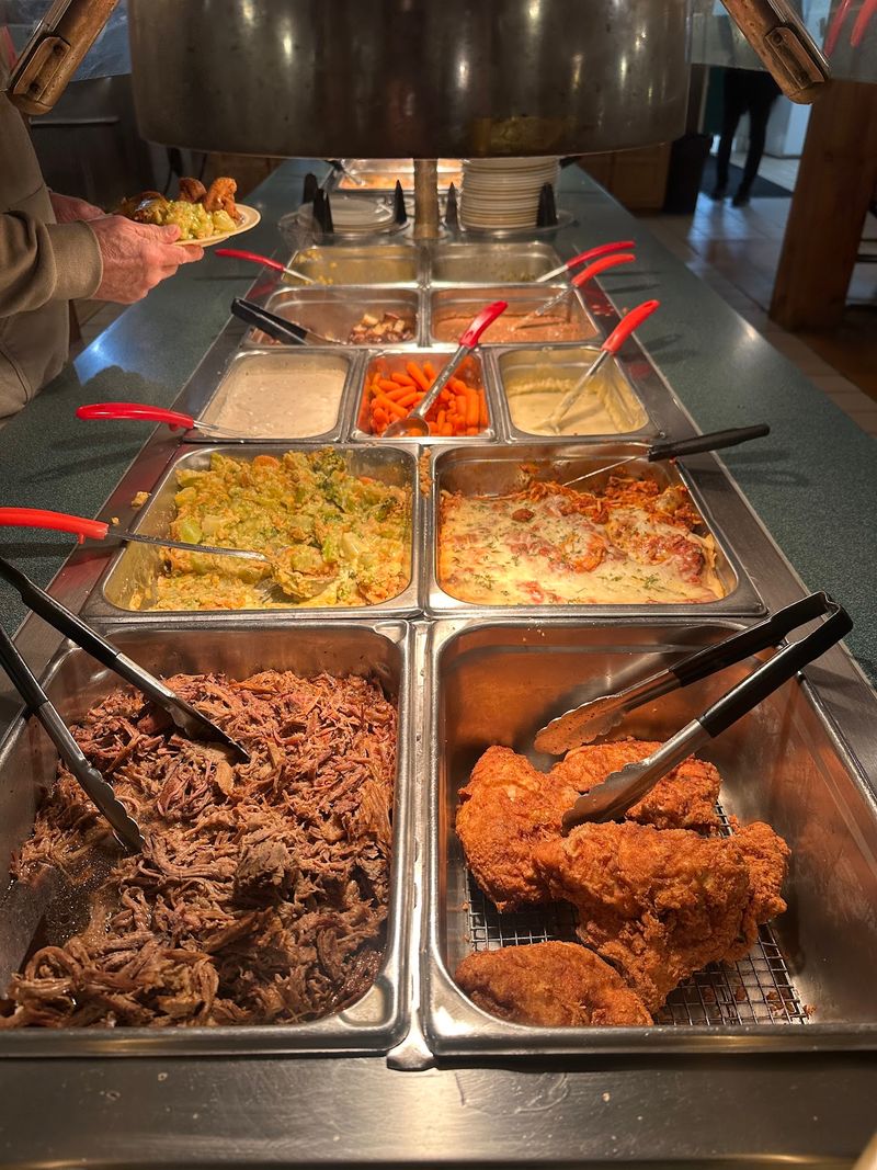 This Kentucky Amish-Style All-You-Can-Eat Buffet Is Worth The Long Drive - Decor Hint Prices That Feel Almost Suspicious