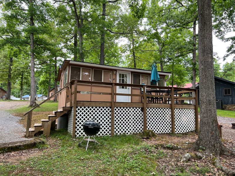 Lakeview Cottages & Marina