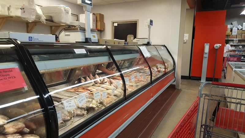 Fresh And Live Seafood Gives Home Cooks More To Work With