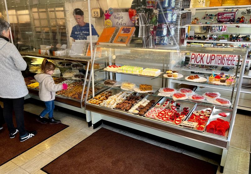 Burke's Bakery & Delicatessen