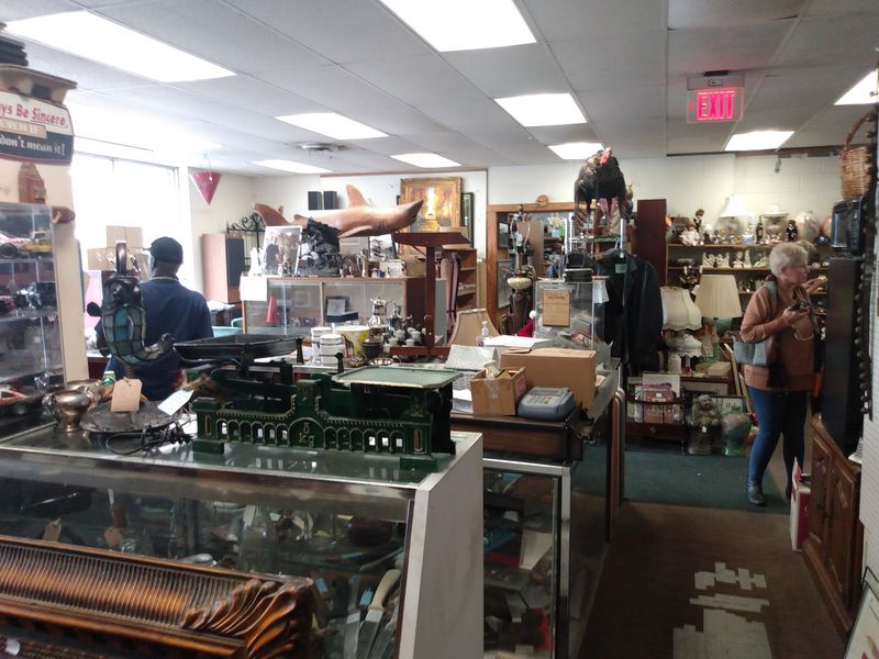 Open Daily And Part Of Chamblee's Antique Row