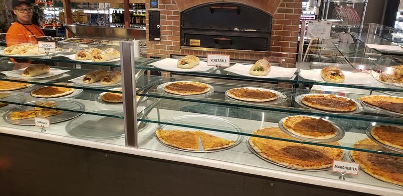 Brick-Oven Pizza Comes Straight From The Market Kitchen