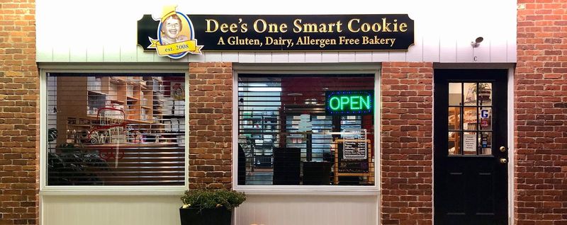 Dee's One Smart Cookie, Glastonbury