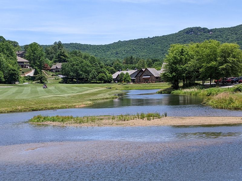 This Georgia Town Where Summer Temperatures Rarely Climb Above 80 Degrees - Decor Hint Winding Roads Built For Slow Driving