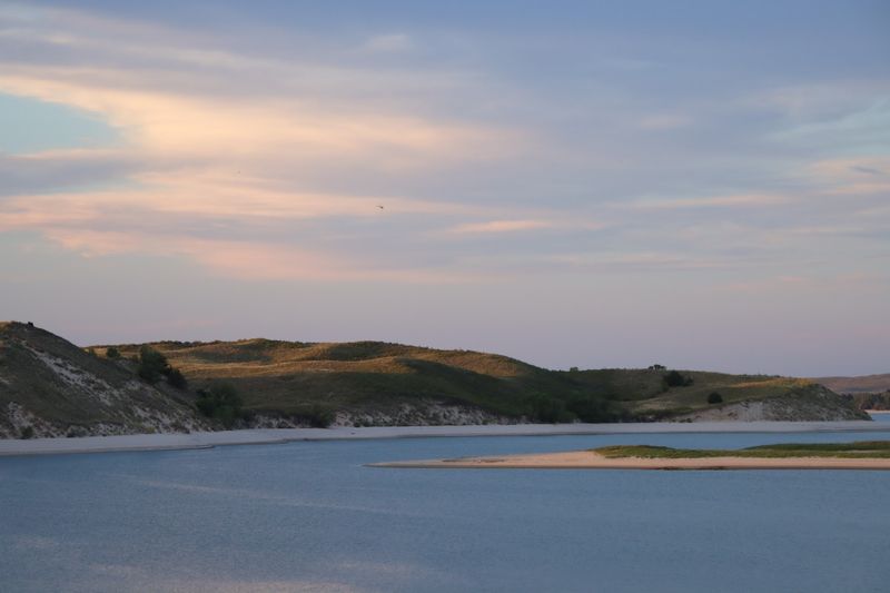 Almost Nobody Outside Nebraska Knows About This Massive Inland Beach Escape - Decor Hint Nearly 3,000 Acres Of Open Water