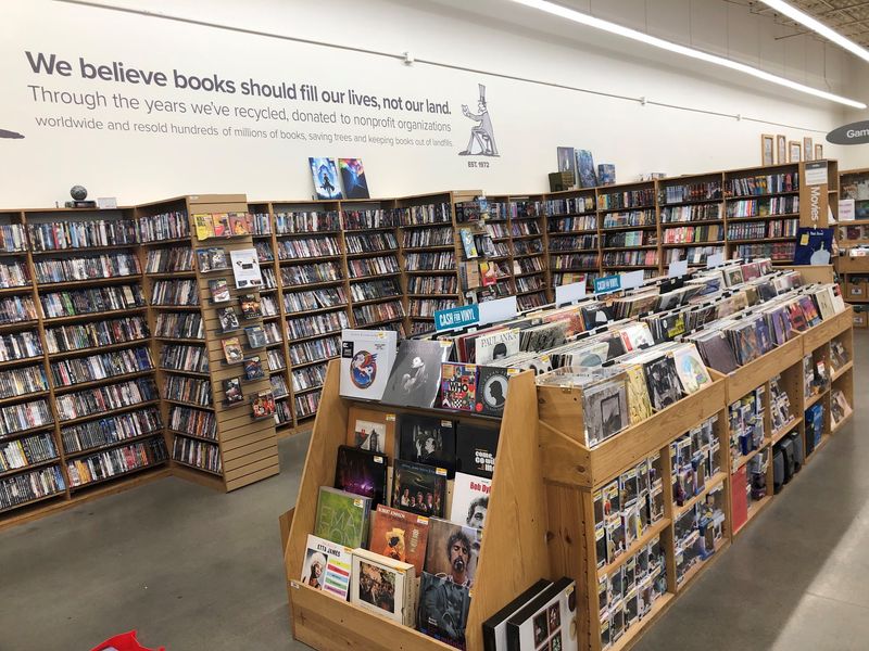 This Massive Idaho Used-Book Paradise Is The Only One Of Its Kind In The State - Decor Hint The Thrill Of Random Finds