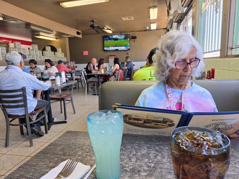 Country Fare Cafe, Fresno