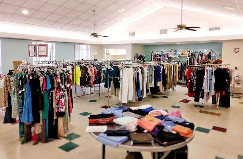 9 Cash-Only Texas Thrift Stores That Belong On Your Weekend Bargain Bucket List - Decor Hint First Grapevine Methodist Church Thrift Shop