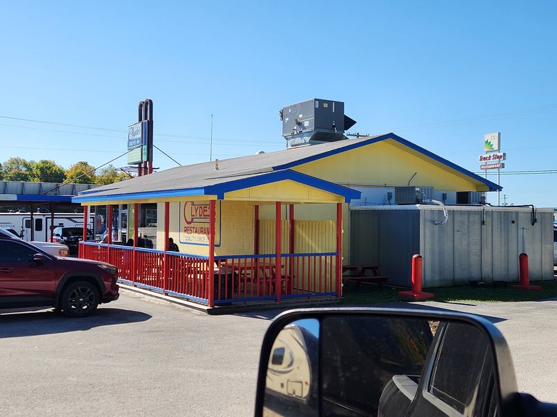 Clyde's Drive-In, St Ignace