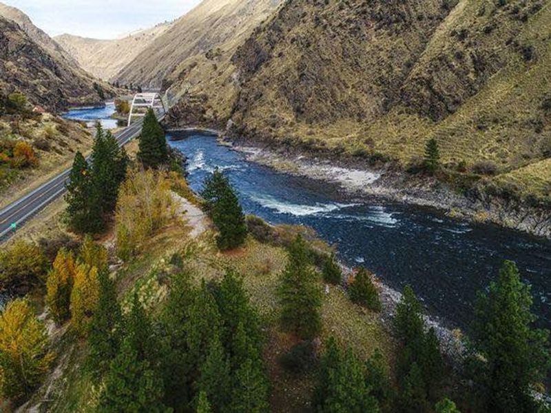 10 Idaho Lakes And Rivers That Look Absolutely Stunning In Late Summer - Decor Hint Salmon River