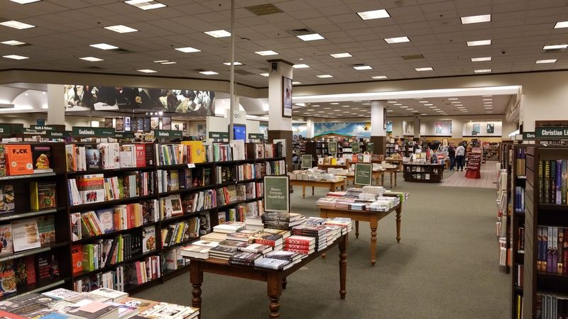 Barnes & Noble Boise