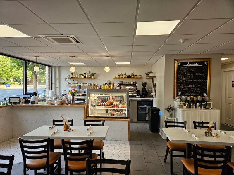 The Bees Knees Bistro, Wallingford