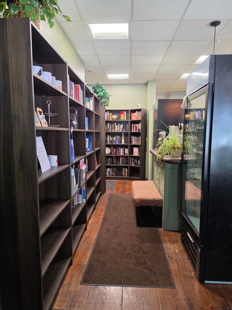 8 Connecticut Bookstore Cafés Where It’s Easy To Lose Track Of Time - Decor Hint Top Shelf Cafe & Books, North Stonington