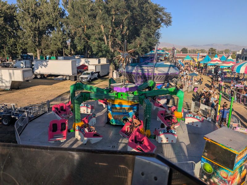 Catch Free Entertainment Happening Across Multiple Fairground Stages