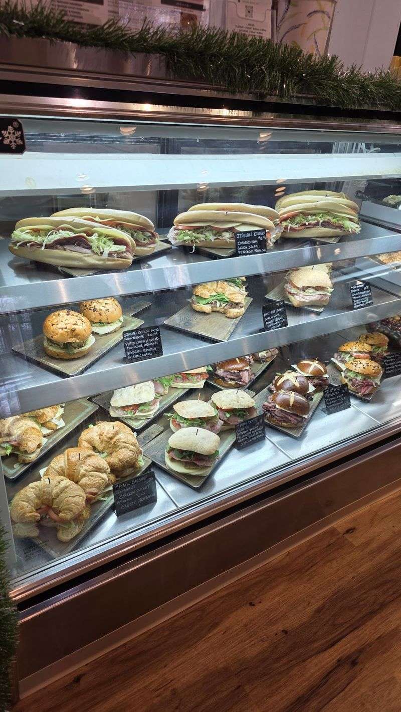 This Connecticut Market Is Known For Homemade Sandwiches That Keep People Coming Back - Decor Hint The Market Case Is Worth A Slow Look
