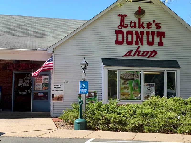 Luke's Donut Shop, Avon