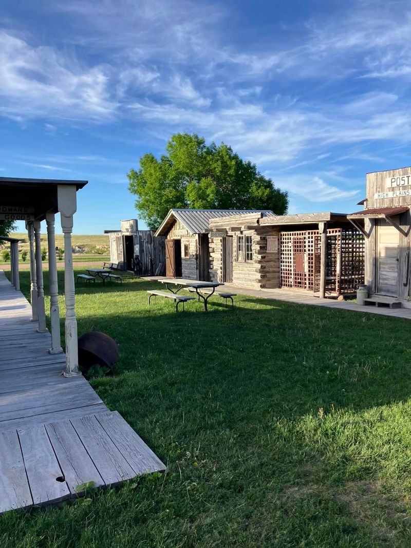 10 Nebraska Overnight Getaways For A Much-Needed August Escape - Decor Hint High Plains Homestead, Crawford