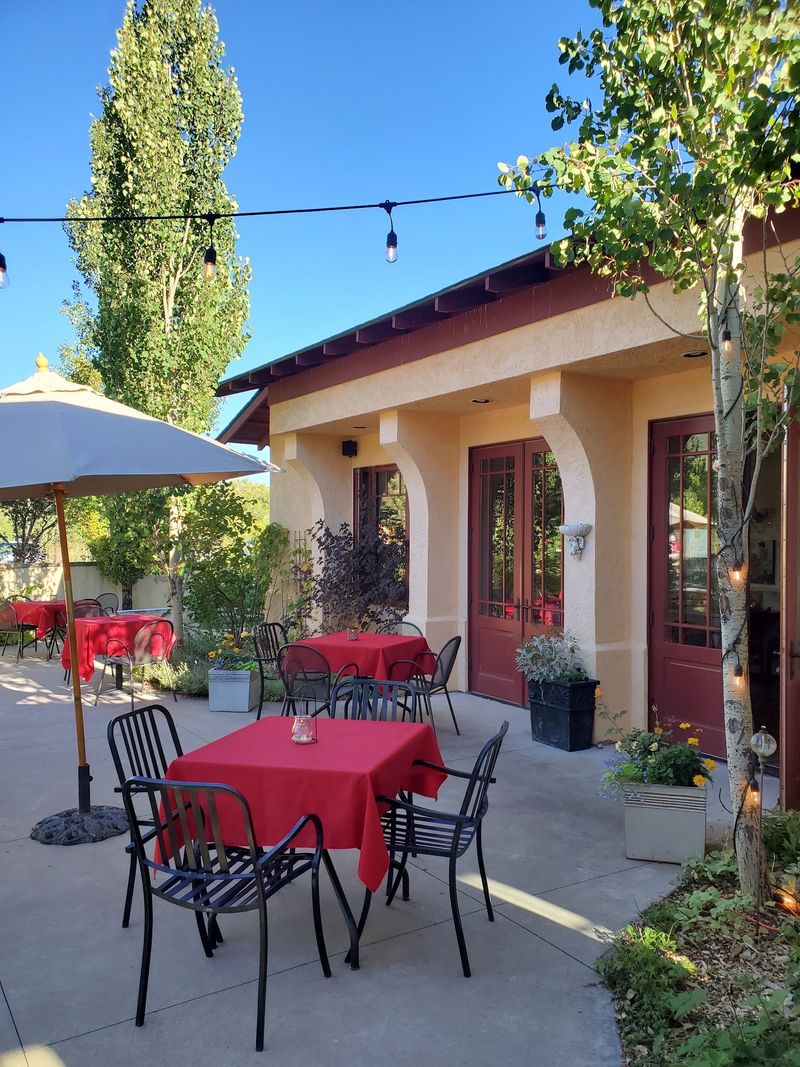 Kennebec Cafe, Hesperus