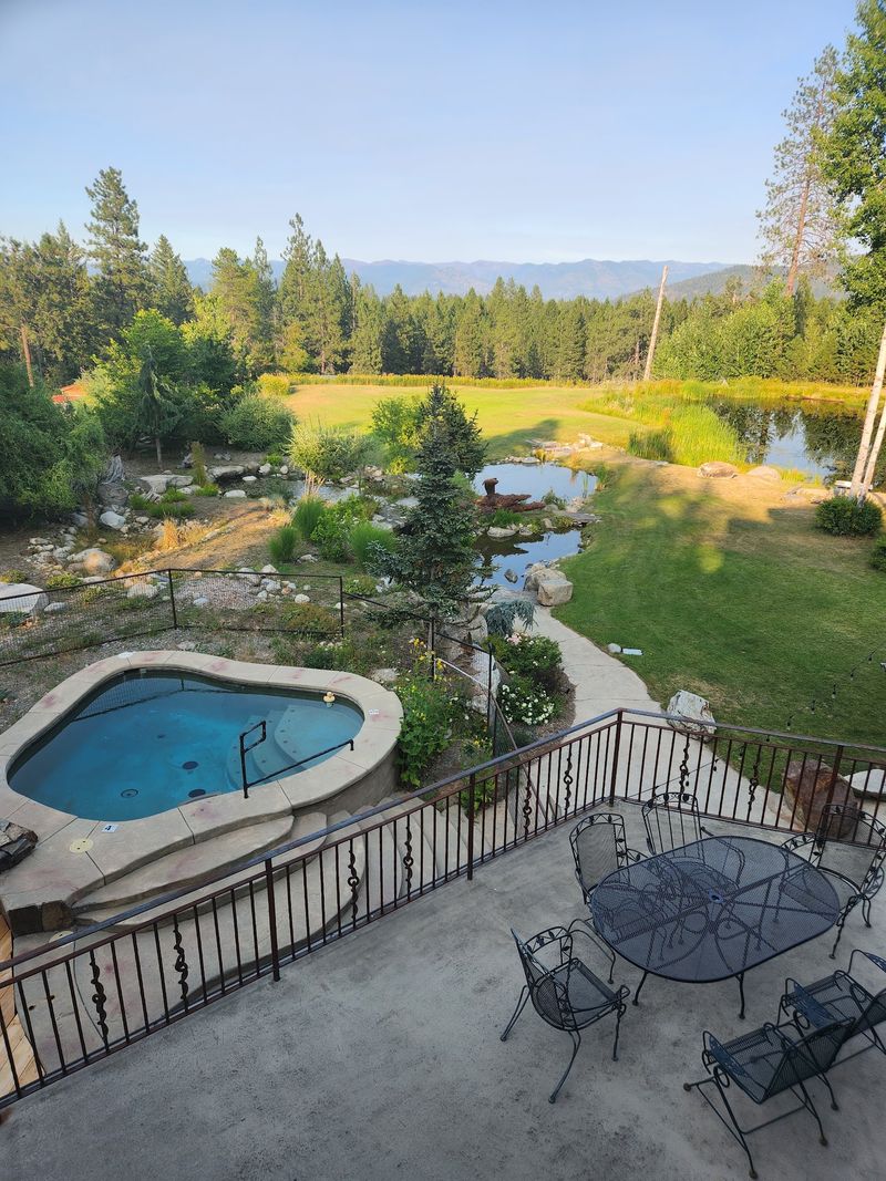 These 9 Idaho Staycation Destinations Are Perfect For A Romantic Escape - Decor Hint Talus Rock Retreat, Sandpoint