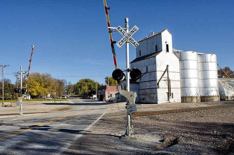 This 31-Mile Nebraska Bike Trail Follows An Old Railroad Through Tiny Towns And Open Farm Country - Decor Hint Pass The Tiny Community Of Roca