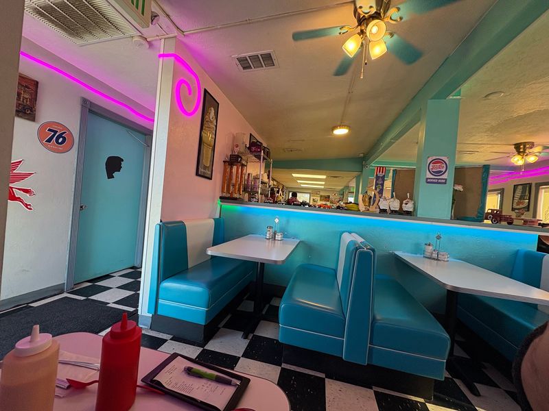 10 Secret Diners In Idaho With The Best Burgers You’ve Ever Tasted - Decor Hint Choate’s Family Diner, Jerome