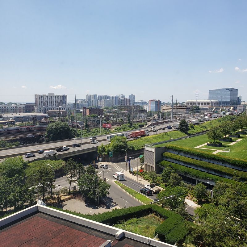 Even Locals Dread The Stressful Traffic In This Connecticut City - Decor Hint Downtown Growth Keeps More Cars On The Roads